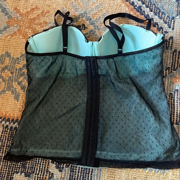 Lingerie - Picture 3 of 3